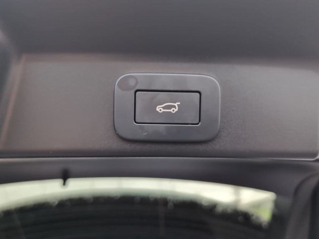 Used Jaguar F-Pace 2023 for sale - 76546080: Photo 14