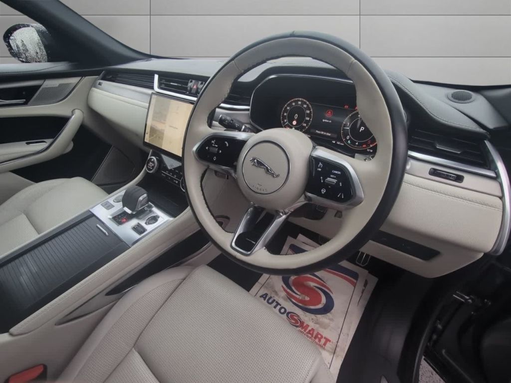 Used Jaguar F-Pace 2023 for sale - 76546080: Photo 9