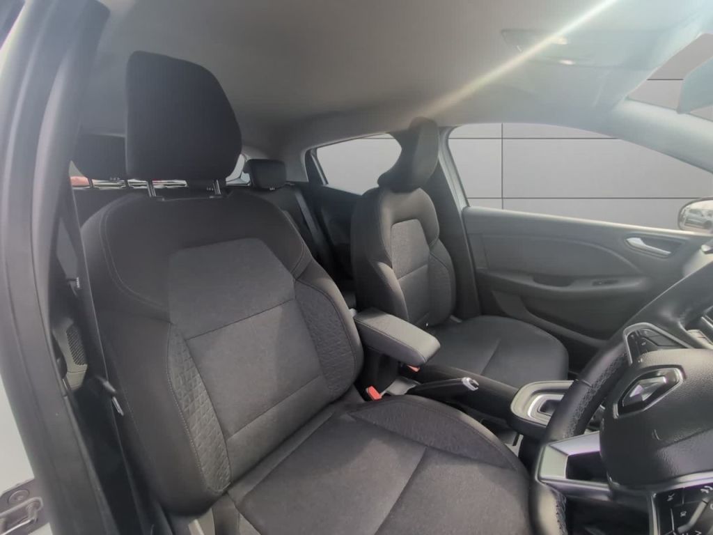 Used Renault Clio 2023 for sale - 77764094: Photo 11