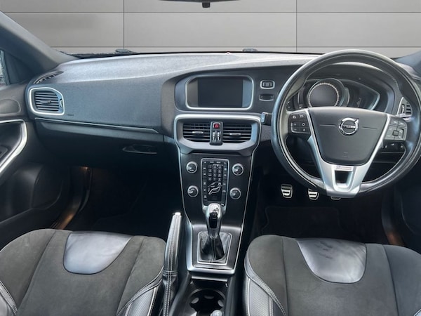 Used Volvo V40 2018 for sale - 74516161: Photo 10