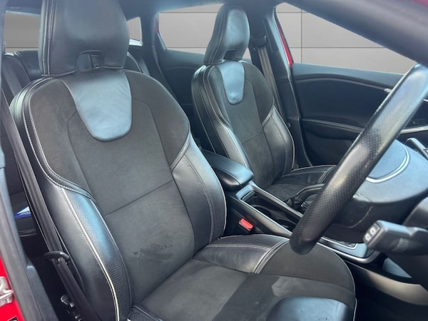 Used Volvo V40 2018 for sale - 74516161: Photo 11