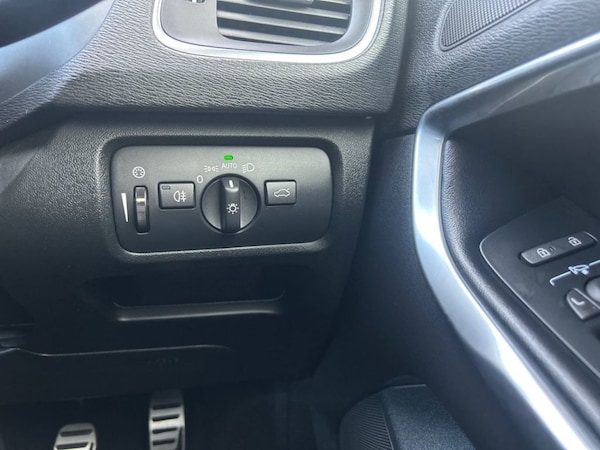 Used Volvo V40 2018 for sale - 74516161: Photo 19