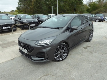 2022 - 1.0 EcoBoost ST-Line Navigation 100 PS 1 Owner From New 5-Door