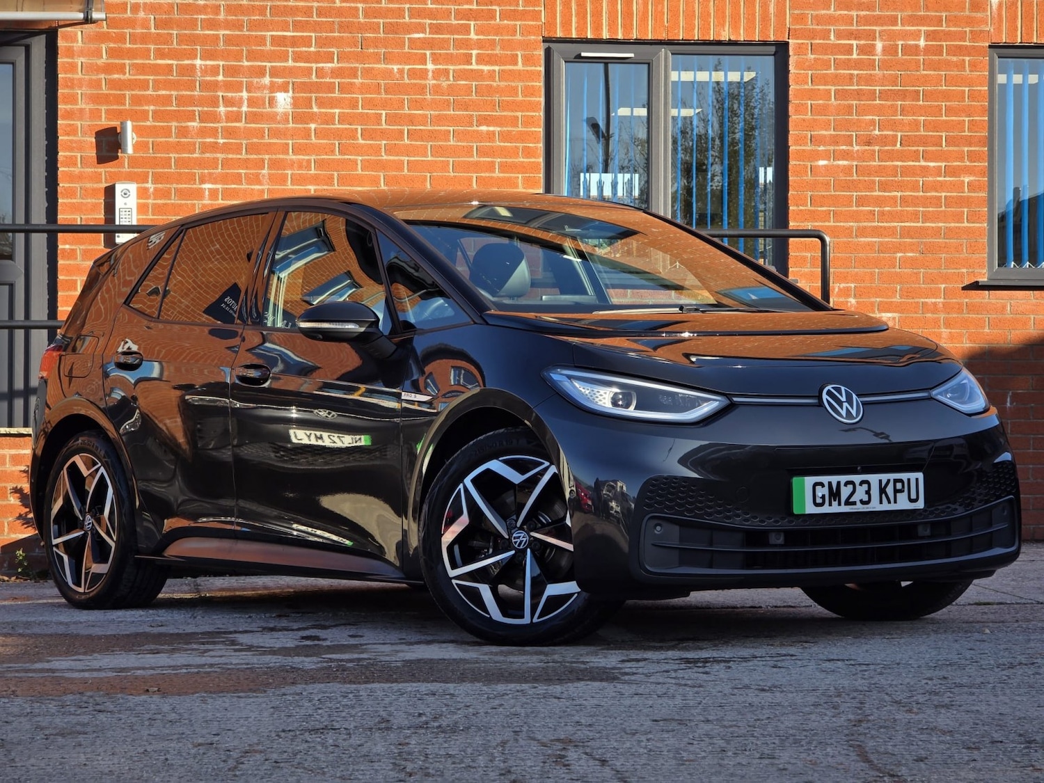 Used Volkswagen ID.3 2023 for sale - 76656337: Photo 1