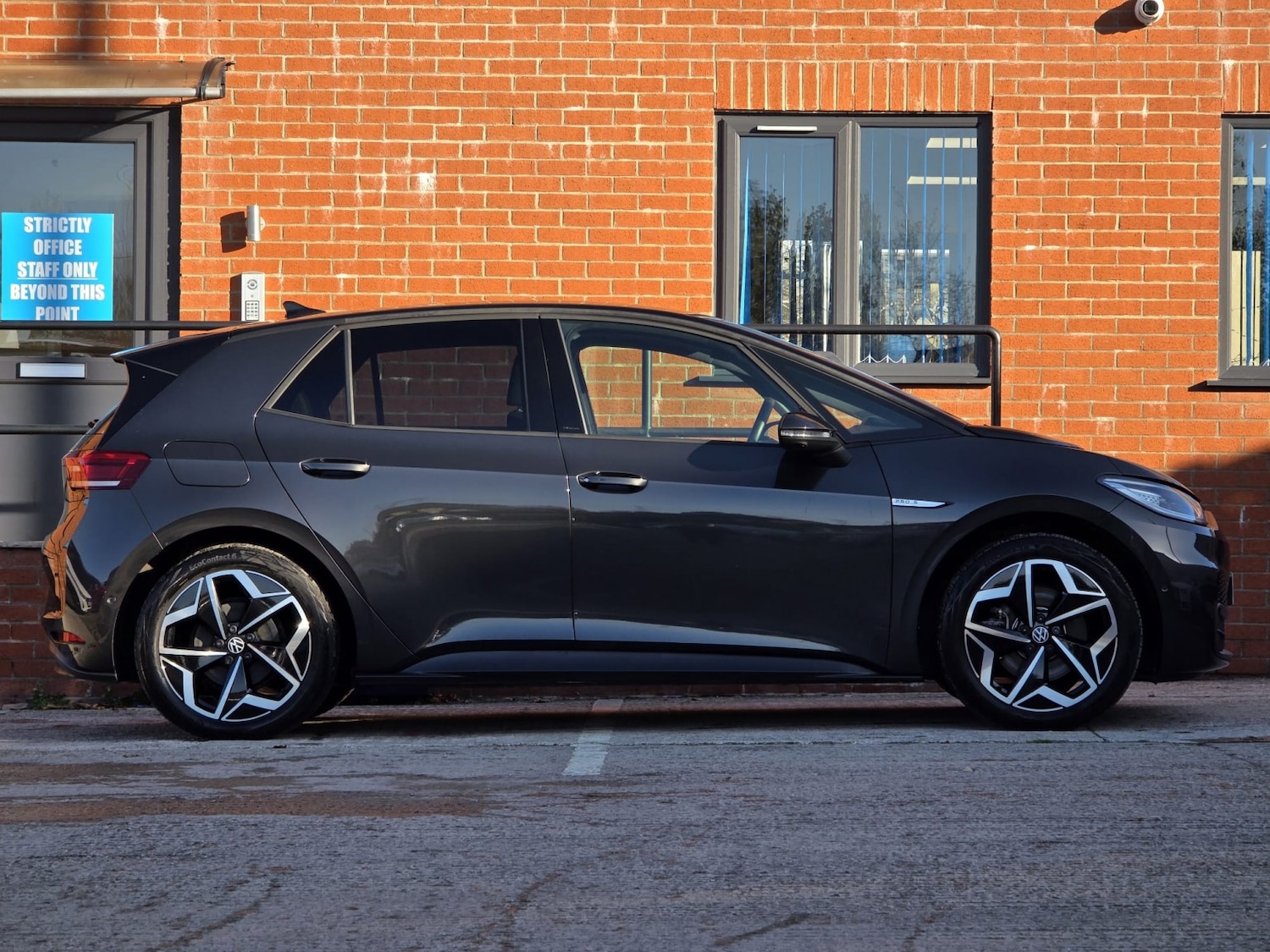 Used Volkswagen ID.3 2023 for sale - 76656337: Photo 9