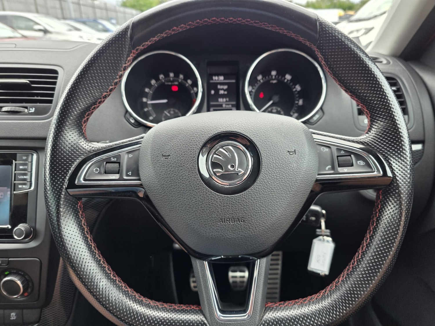 Used Skoda Yeti 2015 for sale - 76877626: Photo 15