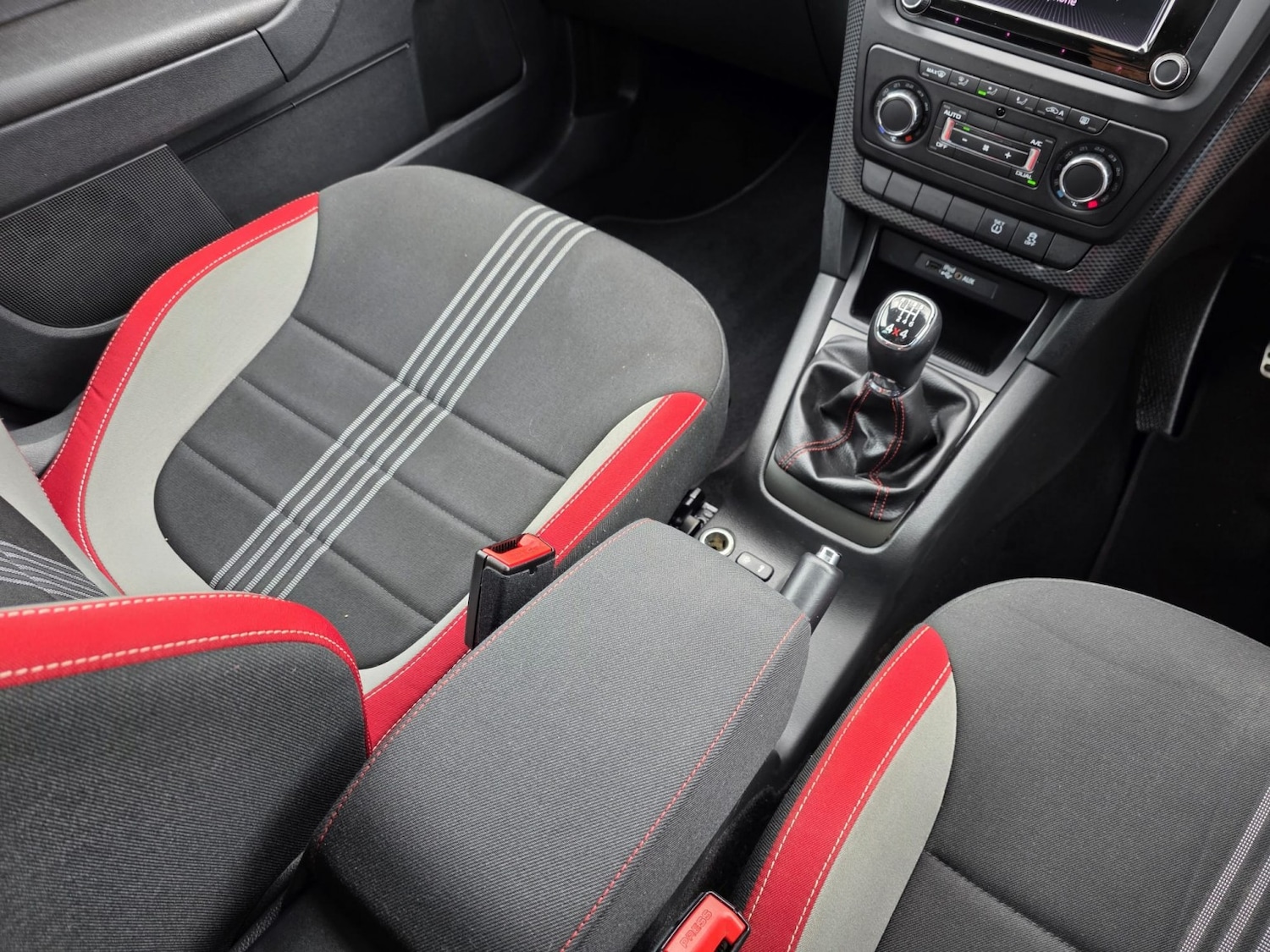 Used Skoda Yeti 2015 for sale - 76877626: Photo 25