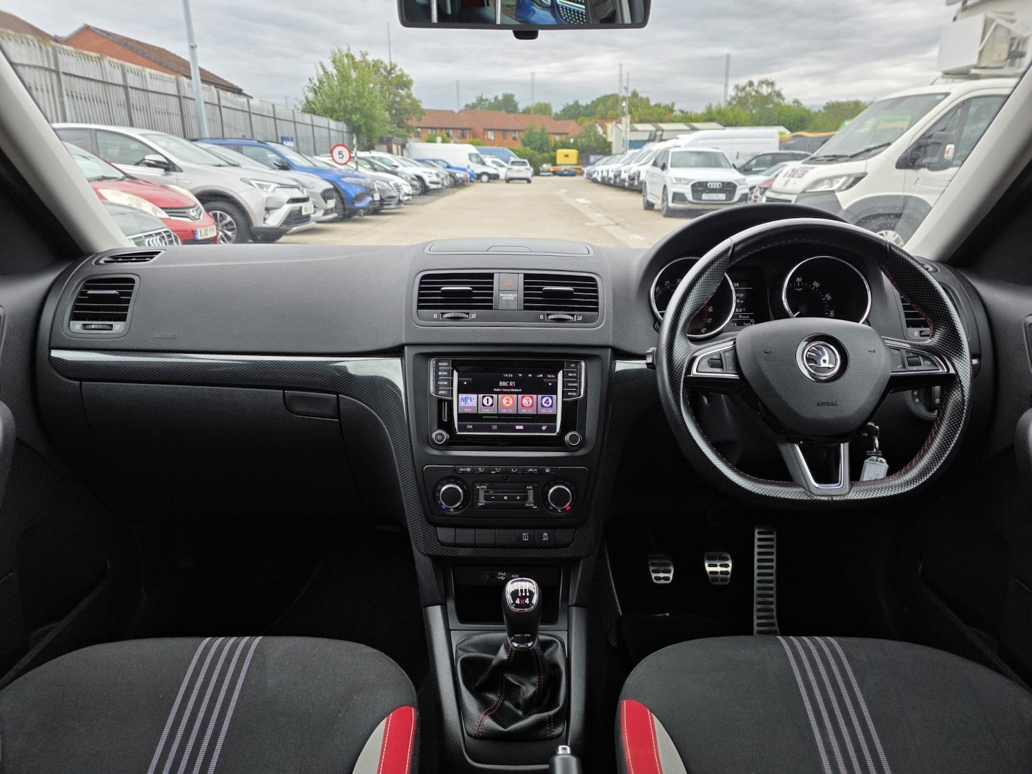 Used Skoda Yeti 2015 for sale - 76877626: Photo 4