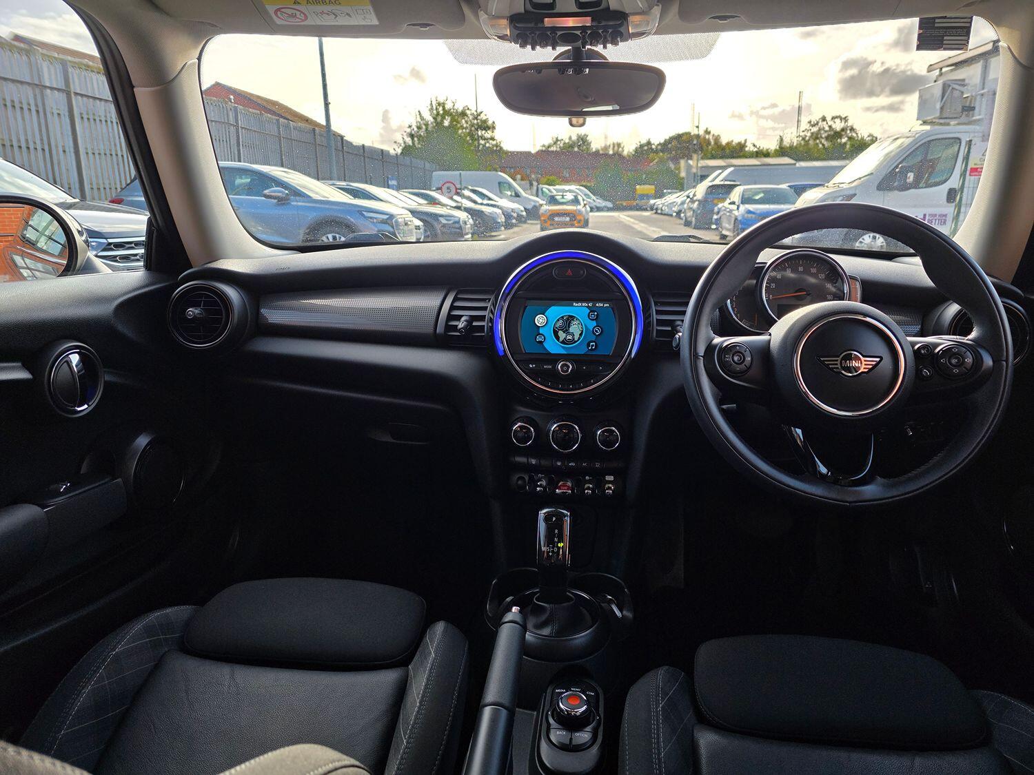 Used MINI Hatch 2018 for sale - 76656368: Photo 4