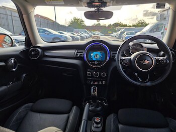 Used MINI Hatch 2018 for sale - 76656368: Photo