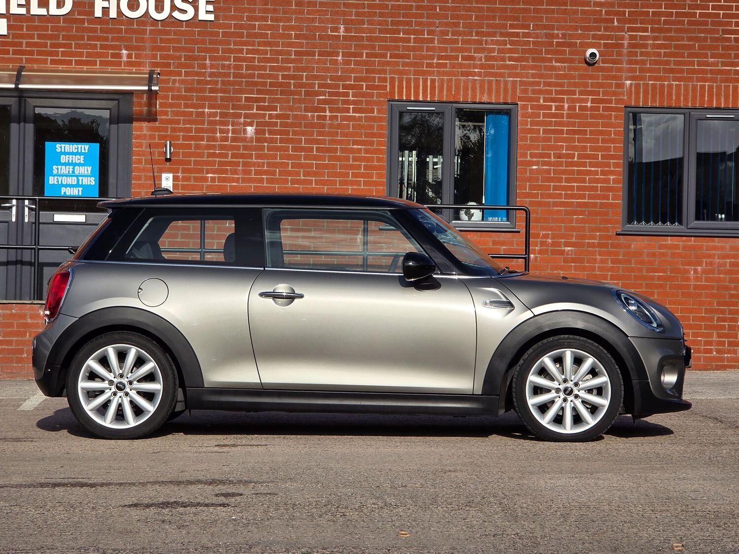 Used MINI Hatch 2018 for sale - 76656368: Photo 8