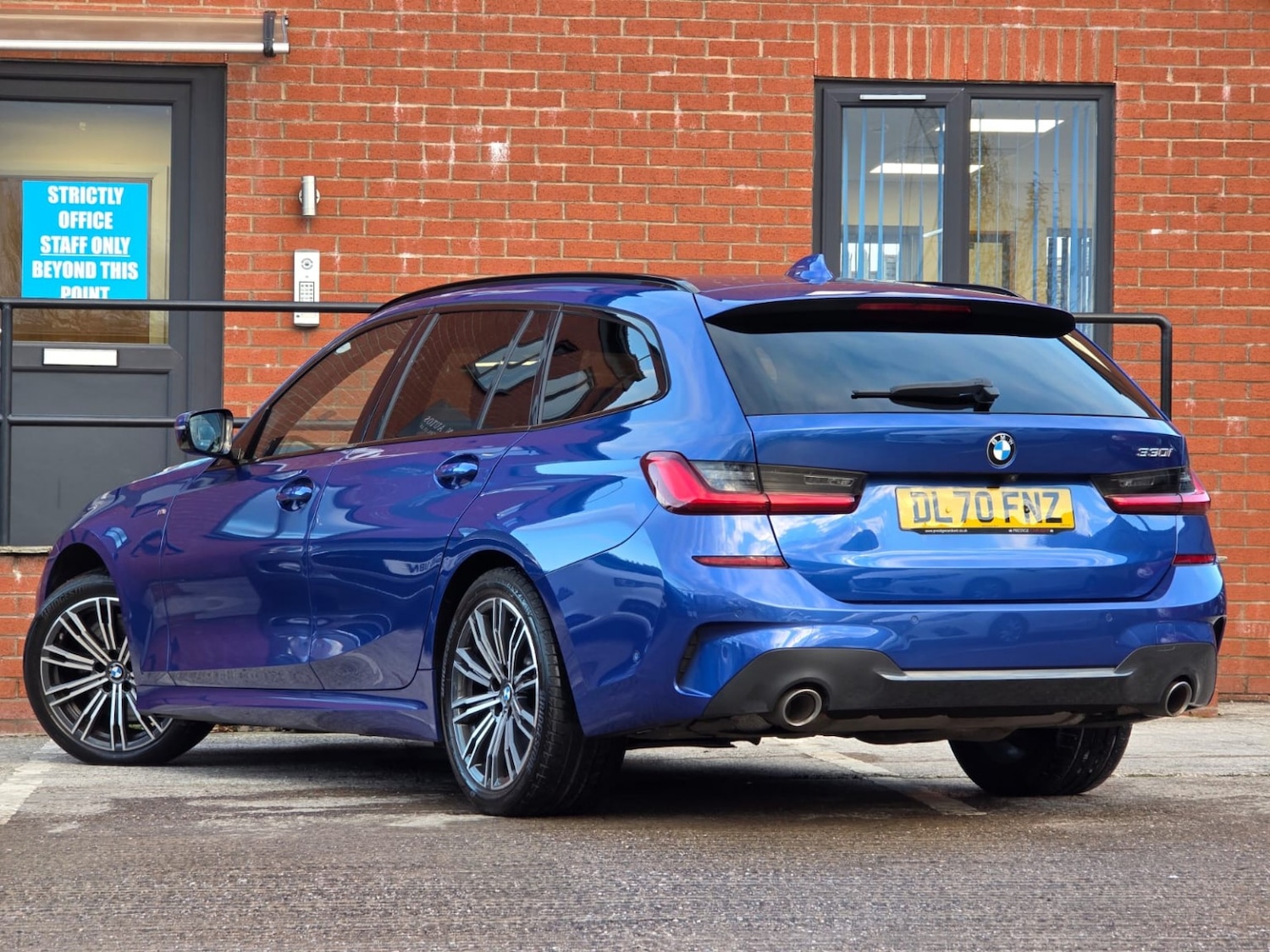 Used BMW 3 Series 2021 for sale - 76911138: Photo 2