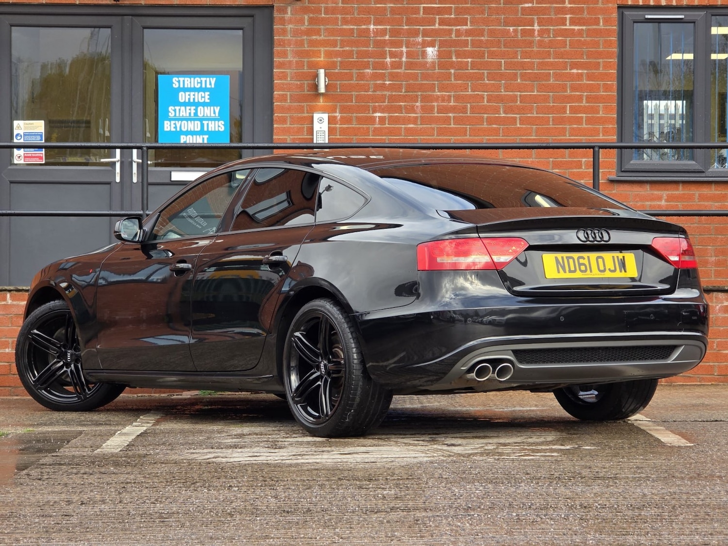 Used Audi A5 2011 for sale - 76656350: Photo 2