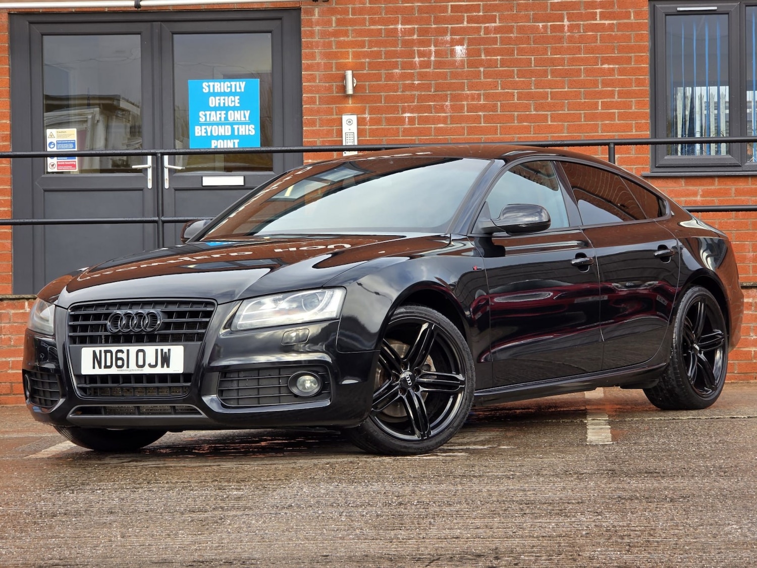 Used Audi A5 2011 for sale - 76656350: Photo 5
