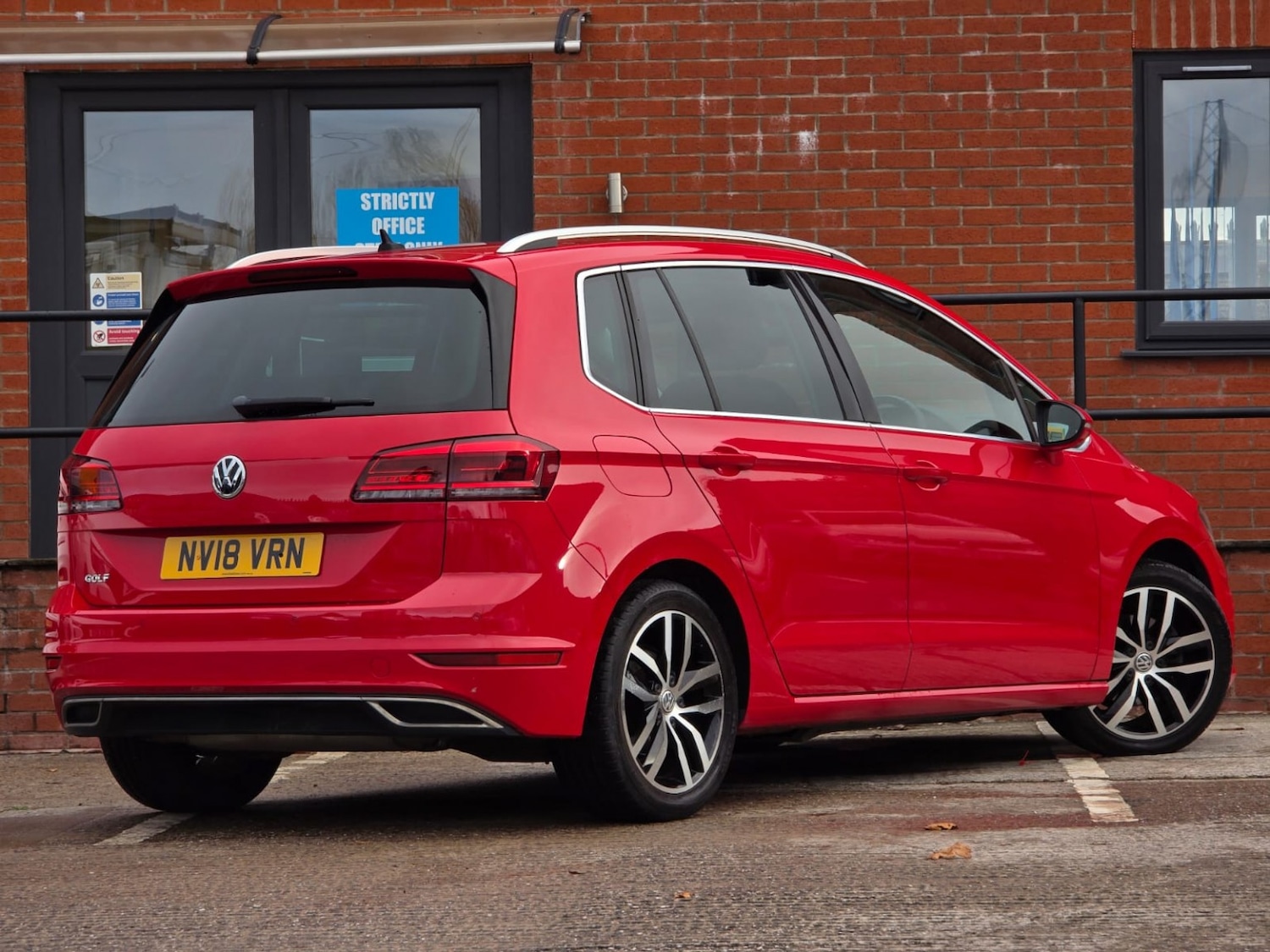 Used Volkswagen Golf SV 2018 for sale - 76656360: Photo 6