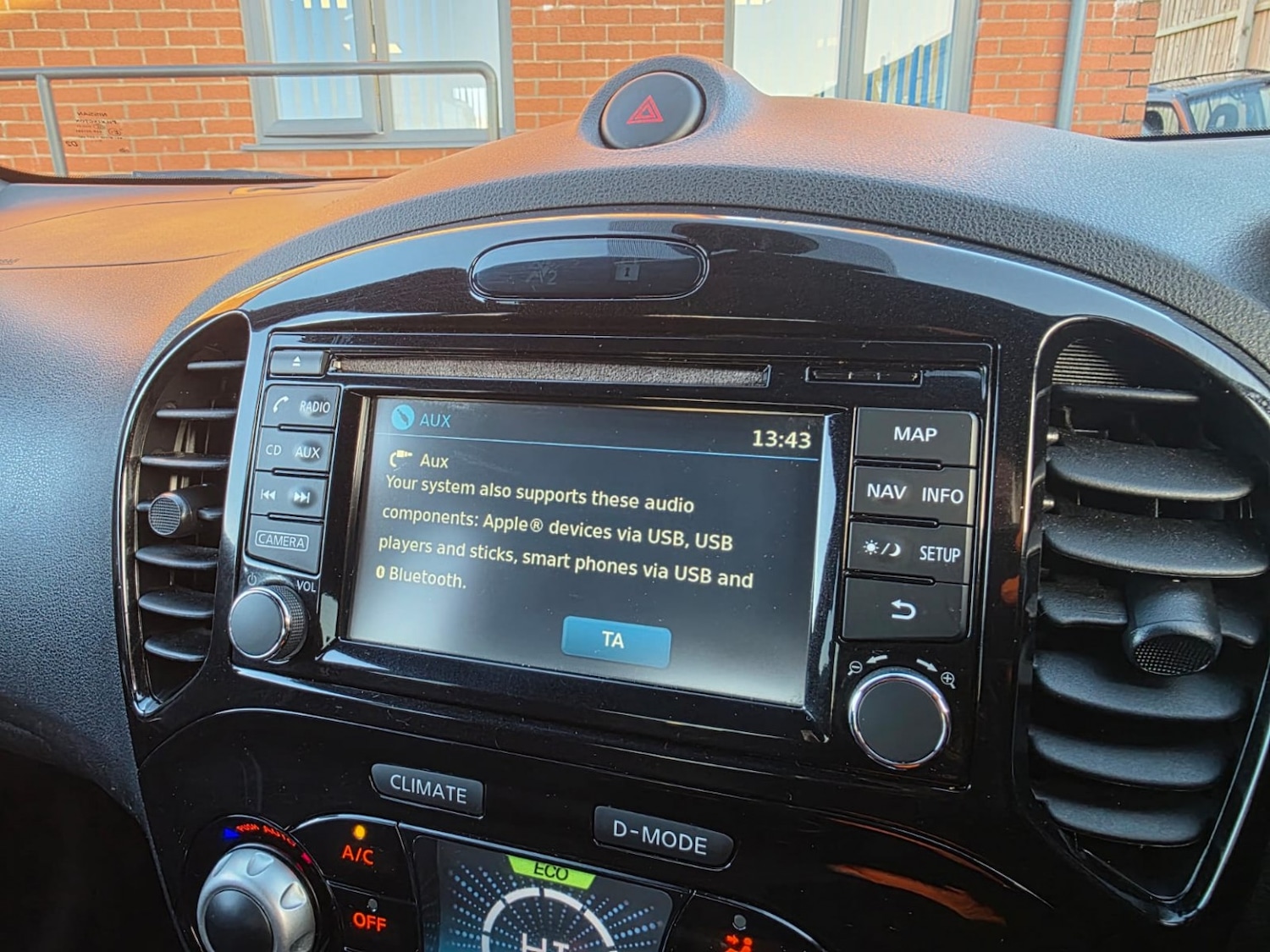 Used Nissan Juke 2015 for sale - 76911089: Photo 24