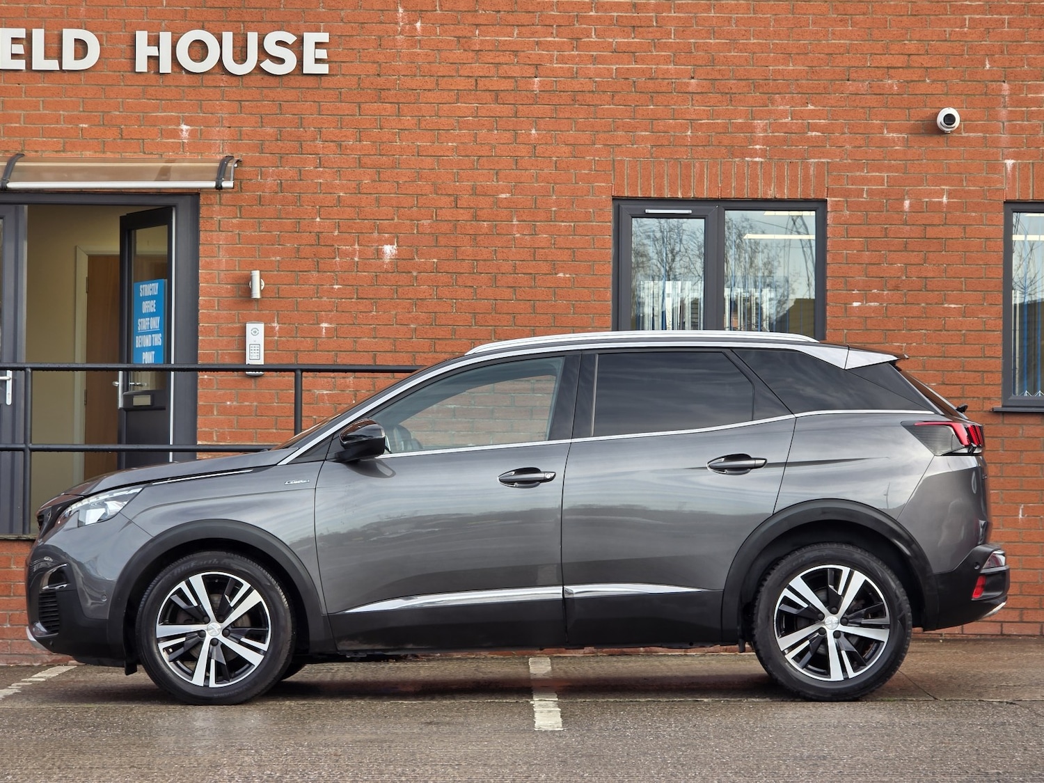 Used Peugeot 3008 2018 for sale - 76968593: Photo 10