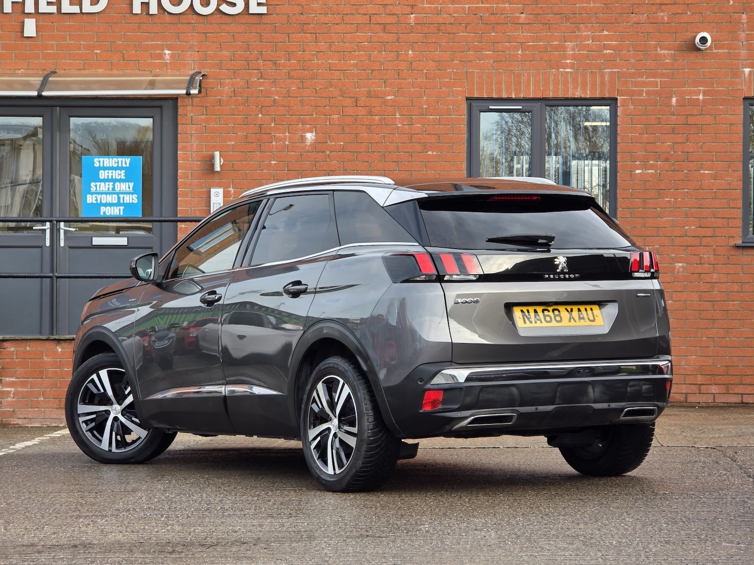 Used Peugeot 3008 2018 for sale - 76968593: Photo 2