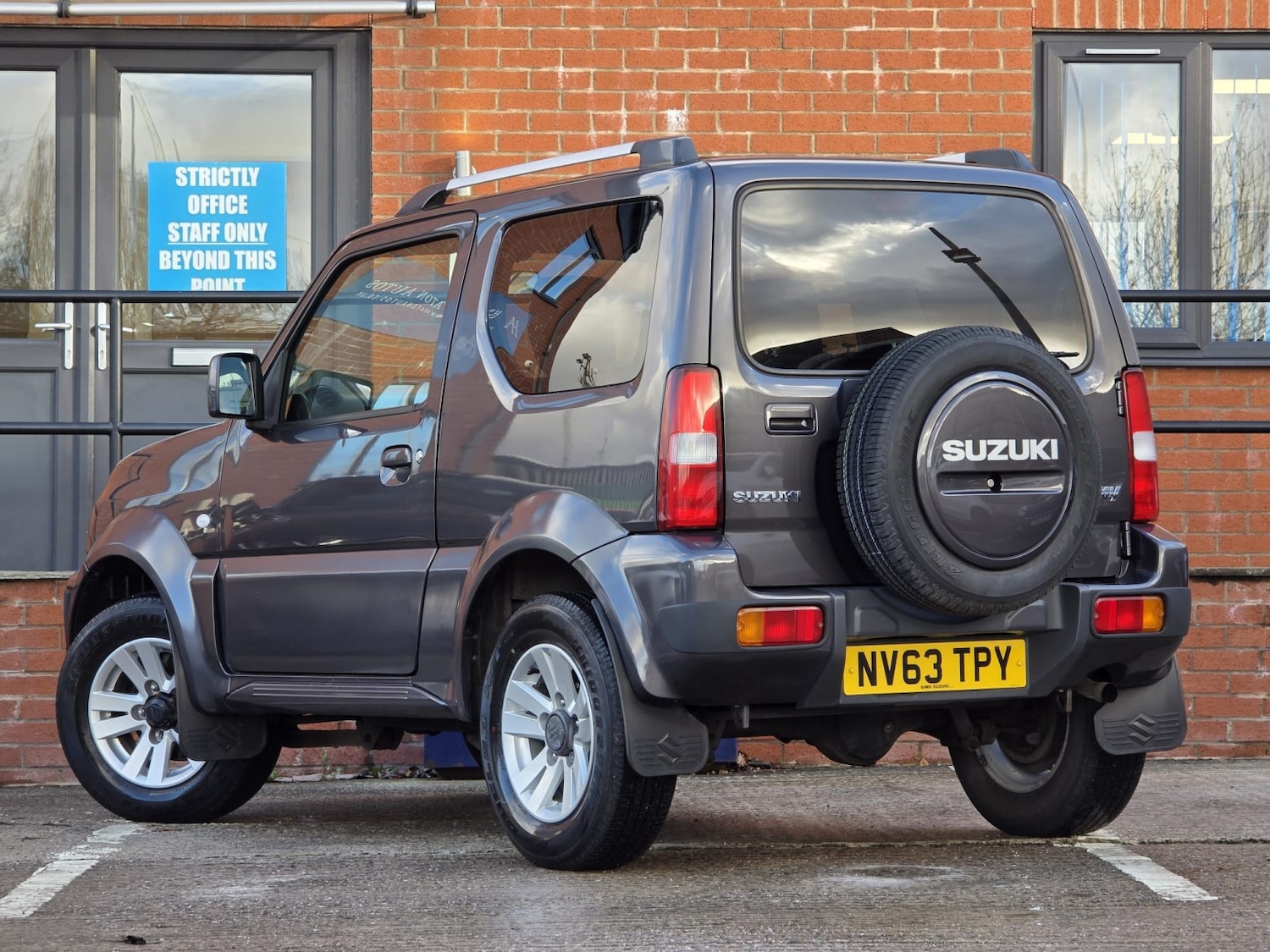 Used Suzuki Jimny 2014 for sale - 77129623: Photo 2