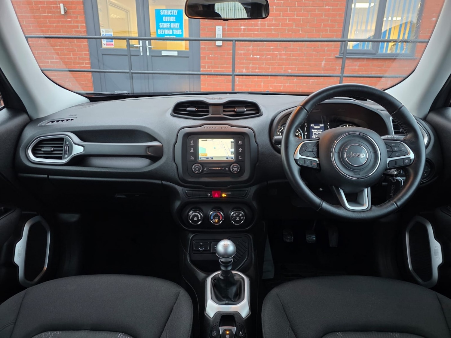 Used Jeep Renegade 2018 for sale - 77179729: Photo 4