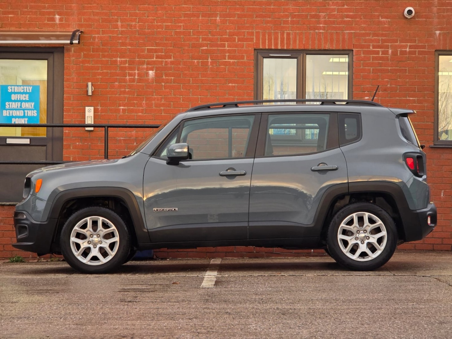 Used Jeep Renegade 2018 for sale - 77179729: Photo 9