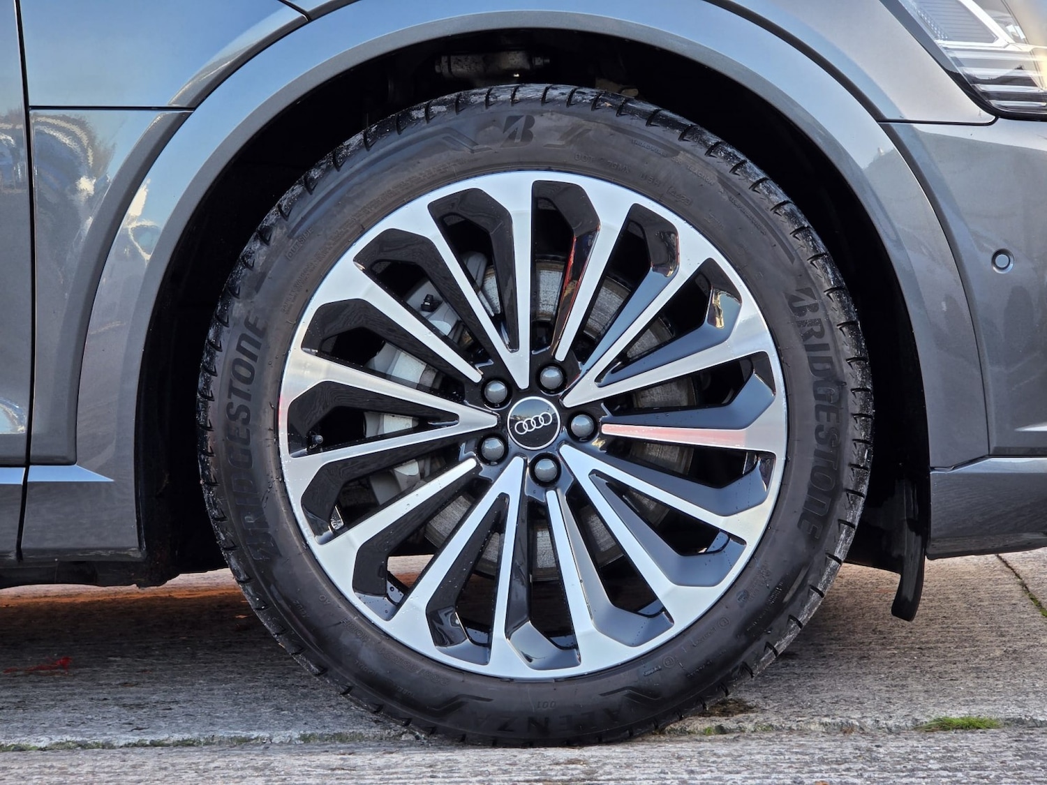 Used Audi Q8 2023 for sale - 76656317: Photo 11