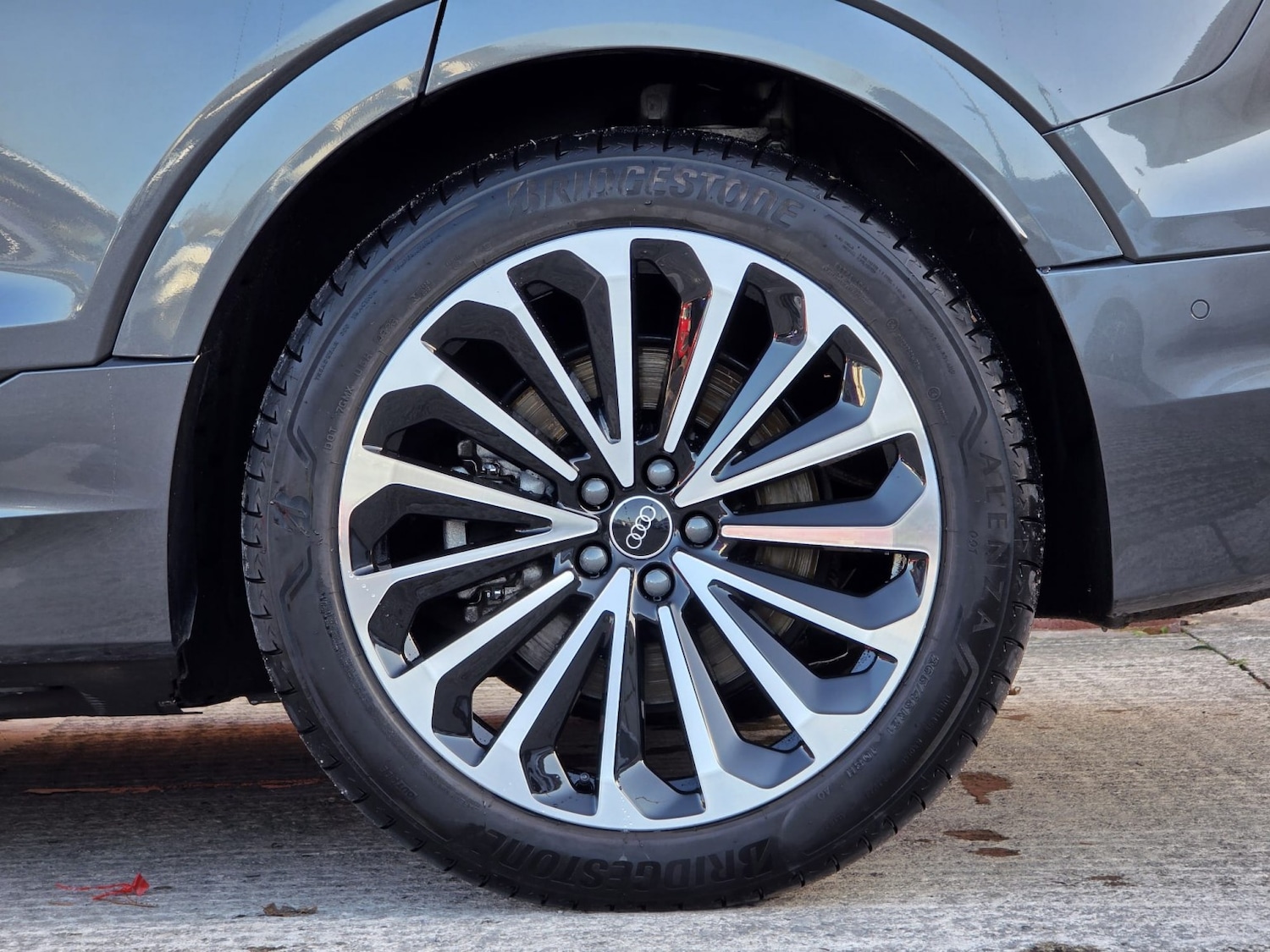 Used Audi Q8 2023 for sale - 76656317: Photo 12