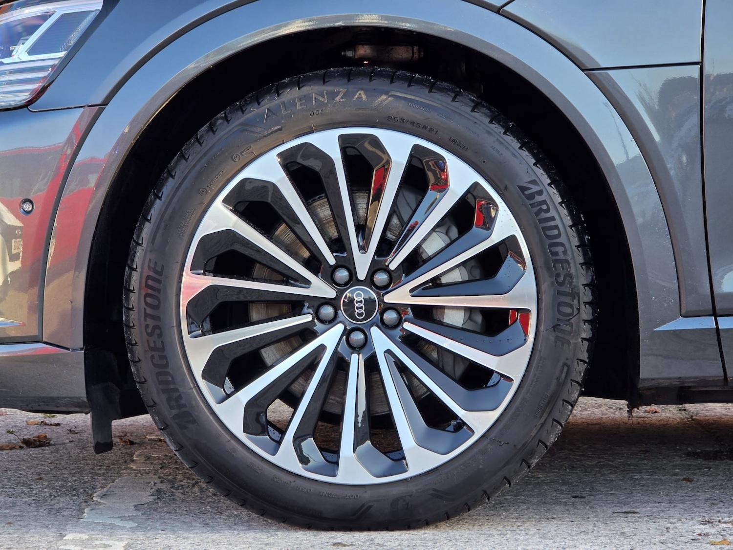 Used Audi Q8 2023 for sale - 76656317: Photo 13