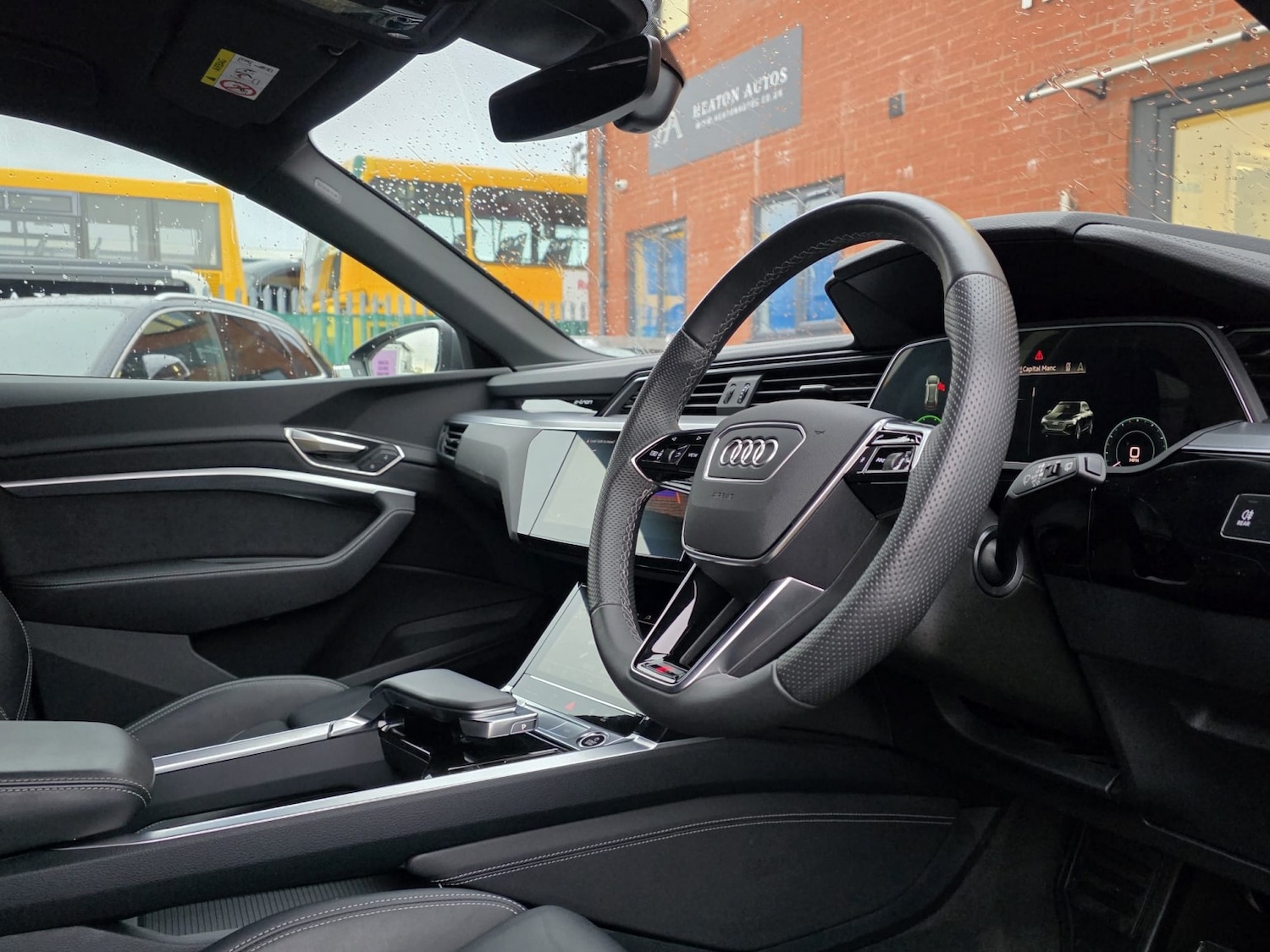 Used Audi Q8 2023 for sale - 76656317: Photo 15