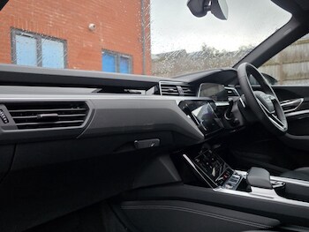 Used Audi Q8 2023 for sale - 76656317: Photo