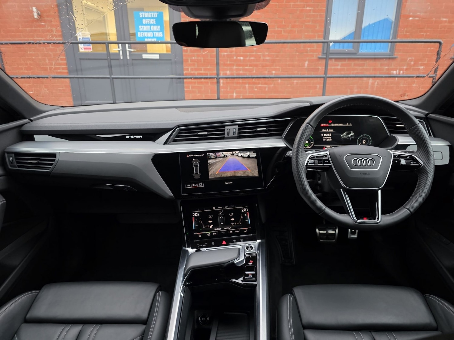 Used Audi Q8 2023 for sale - 76656317: Photo 4