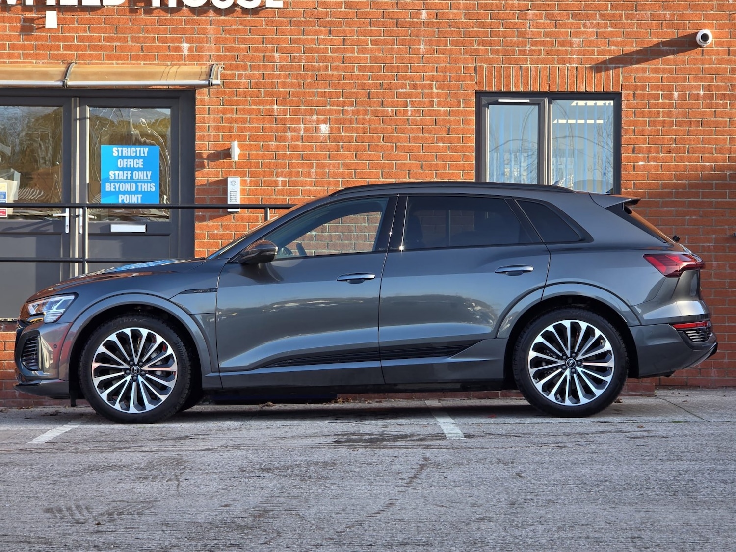 Used Audi Q8 2023 for sale - 76656317: Photo 9