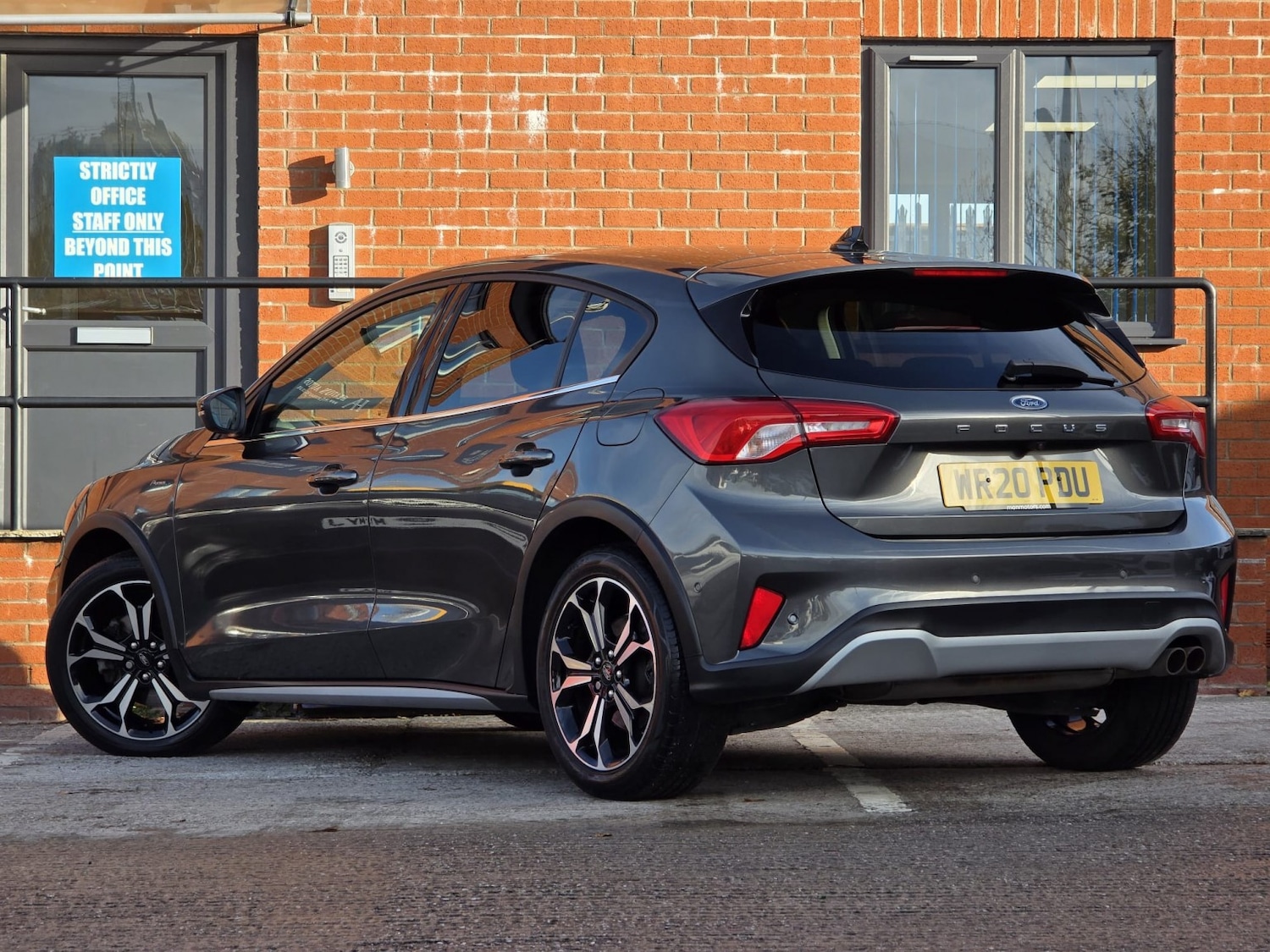 Used Ford Focus 2020 for sale - 76718427: Photo 2