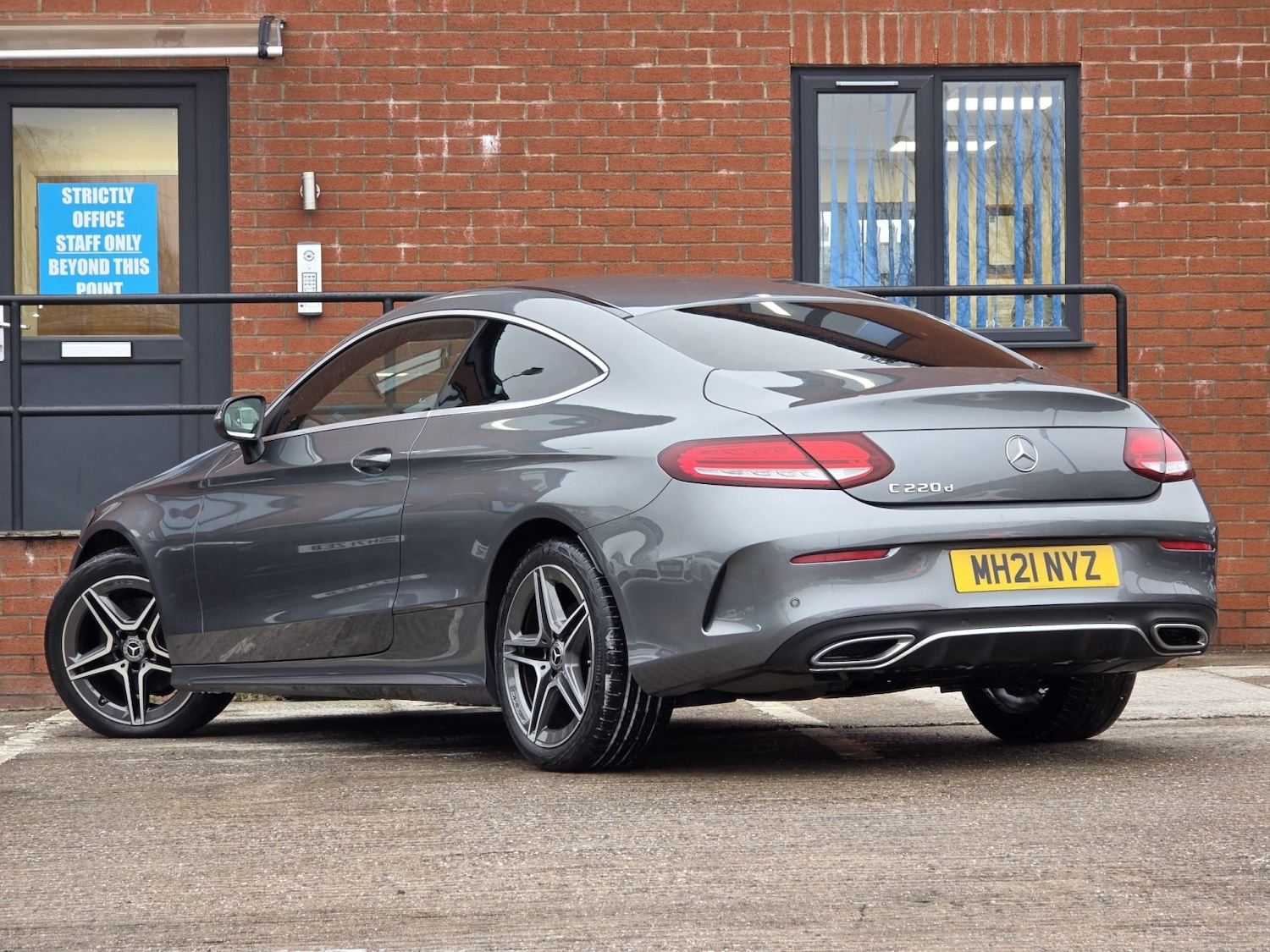 Used Mercedes-Benz C Class 2021 for sale - 77140732: Photo 2