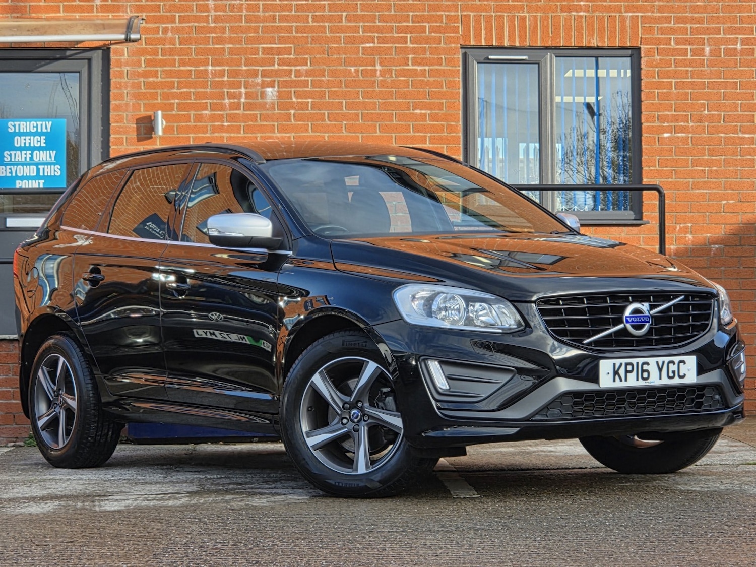 Used Volvo XC60 2016 for sale - 76799312: Photo 1
