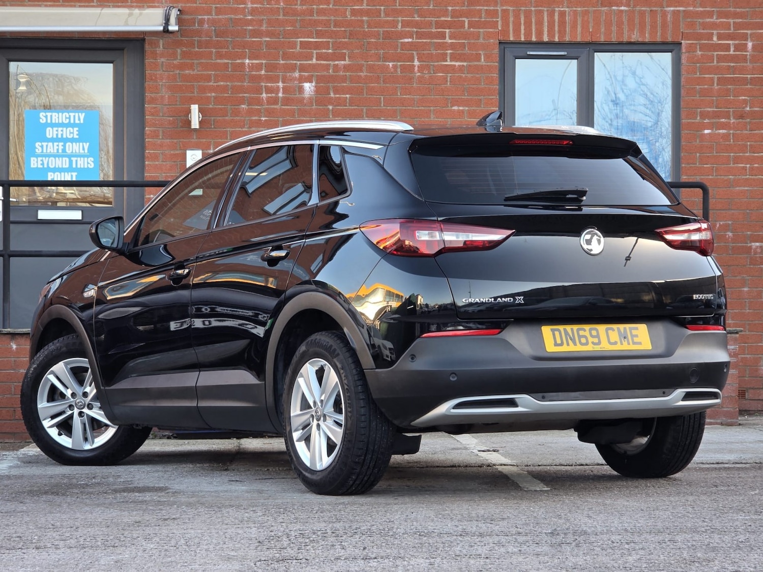 Used Vauxhall Grandland X 2019 for sale - 77162162: Photo 2