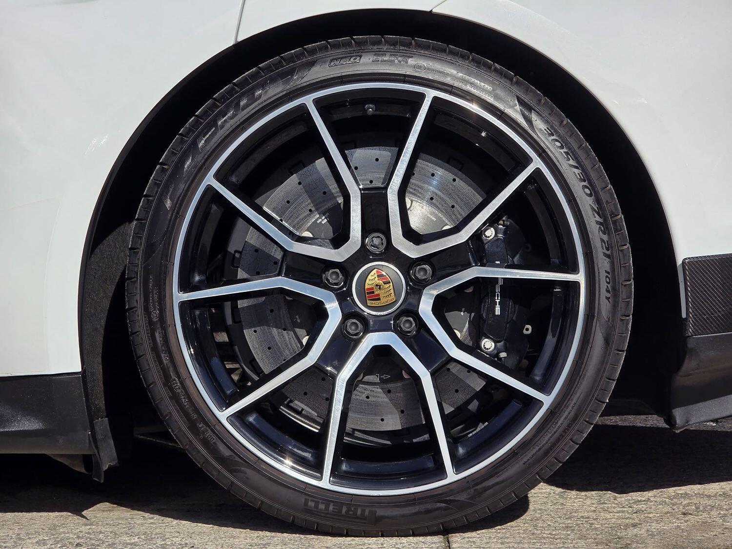 Used Porsche Taycan 2022 for sale - 76656359: Photo 14