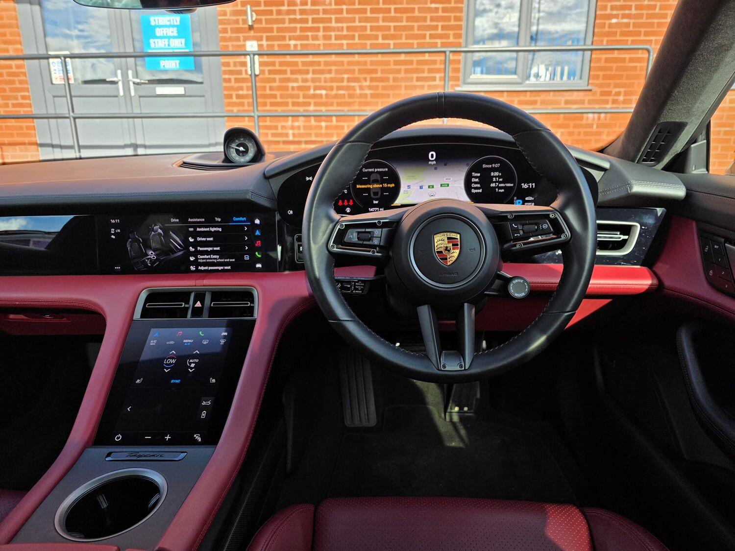 Used Porsche Taycan 2022 for sale - 76656359: Photo 15