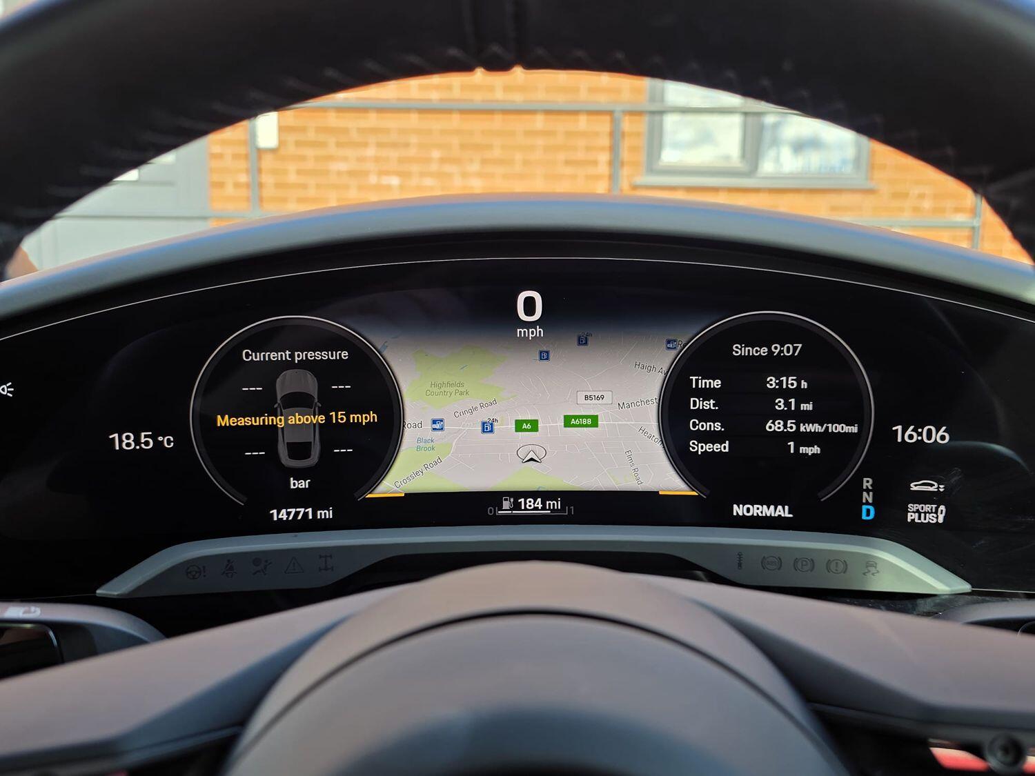 Used Porsche Taycan 2022 for sale - 76656359: Photo 17