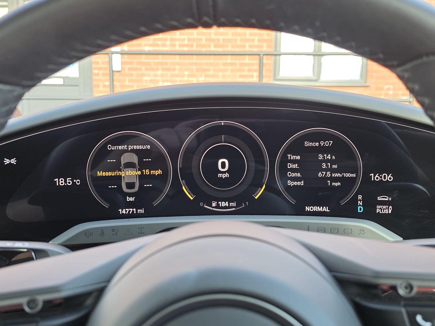 Used Porsche Taycan 2022 for sale - 76656359: Photo 19