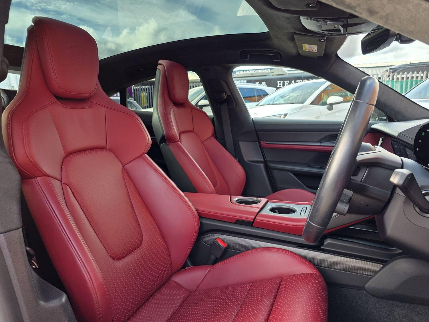 Used Porsche Taycan 2022 for sale - 76656359: Photo 20