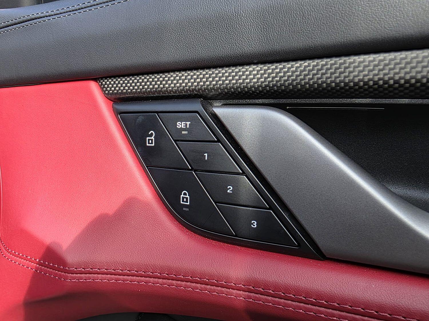 Used Porsche Taycan 2022 for sale - 76656359: Photo 27