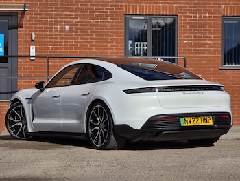 Used Porsche Taycan 2022 for sale - 76656359: Photo