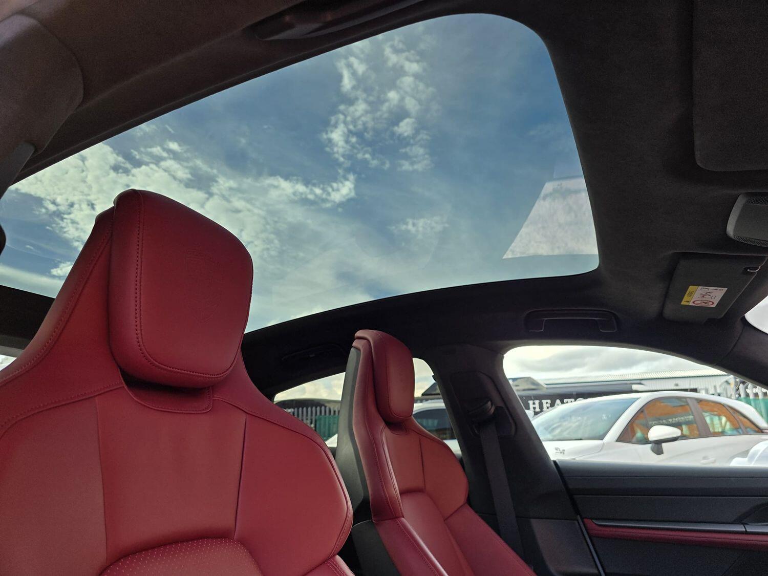 Used Porsche Taycan 2022 for sale - 76656359: Photo 36