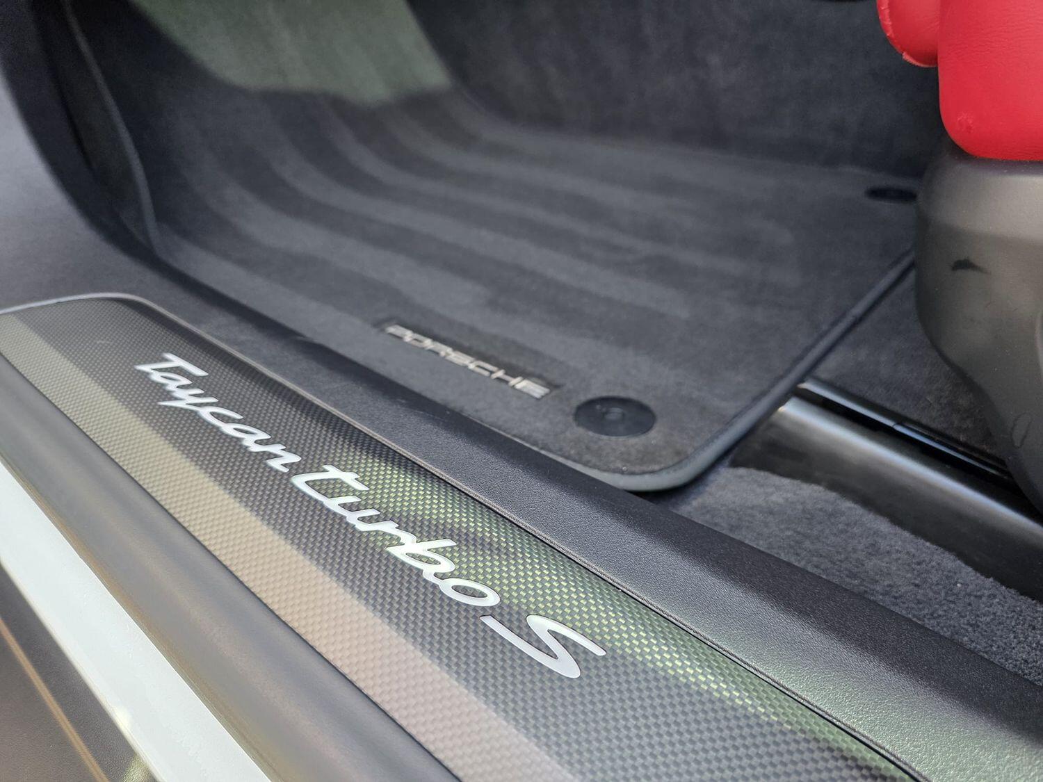 Used Porsche Taycan 2022 for sale - 76656359: Photo 37