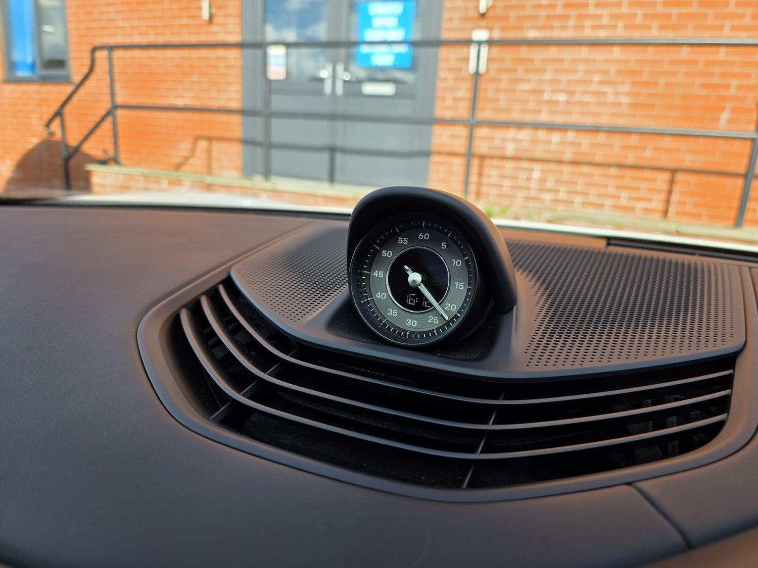 Used Porsche Taycan 2022 for sale - 76656359: Photo 39