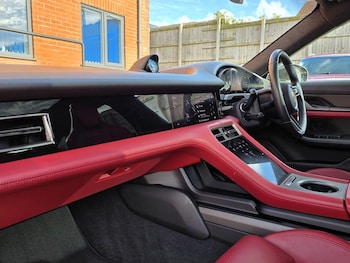 Used Porsche Taycan 2022 for sale - 76656359: Photo