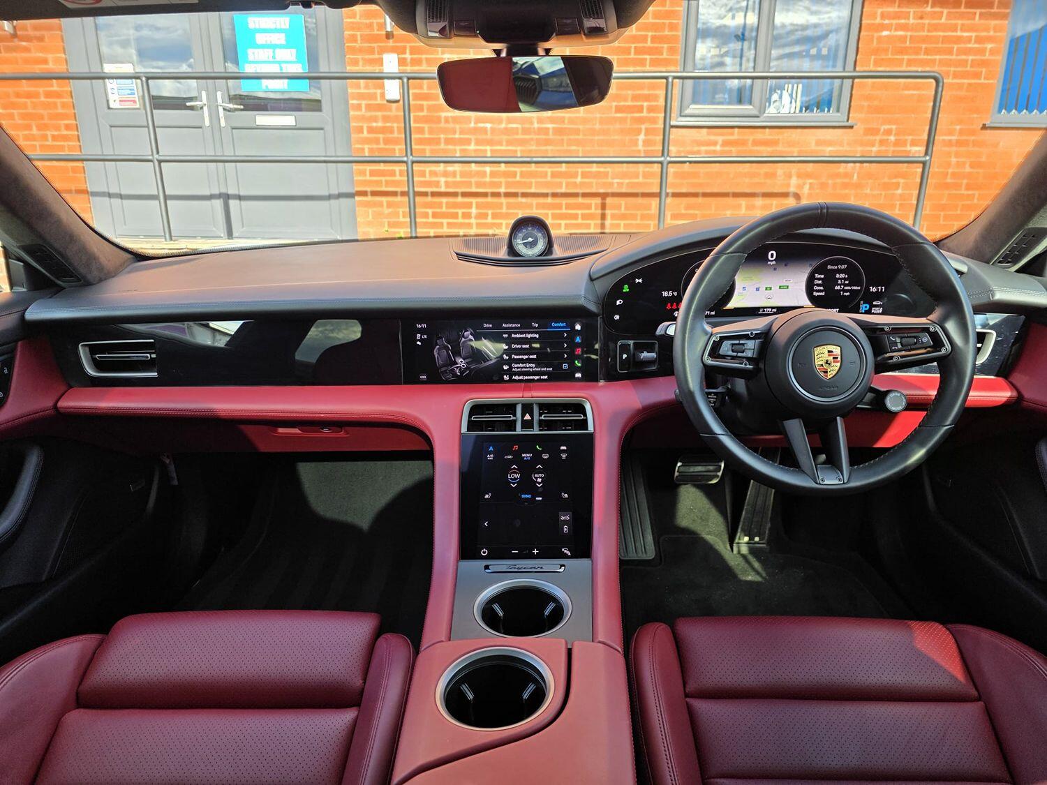 Used Porsche Taycan 2022 for sale - 76656359: Photo 4