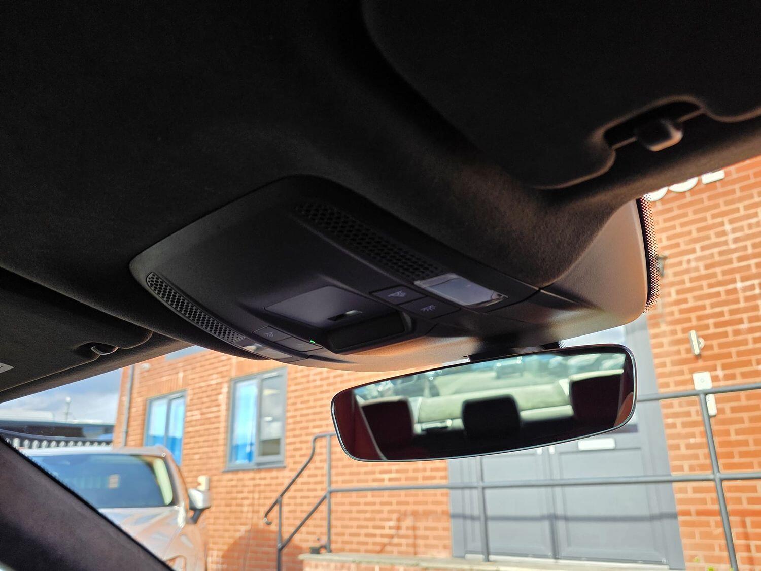 Used Porsche Taycan 2022 for sale - 76656359: Photo 40