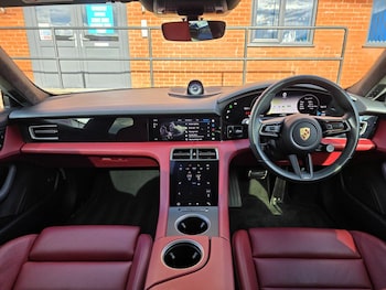 Used Porsche Taycan 2022 for sale - 76656359: Photo